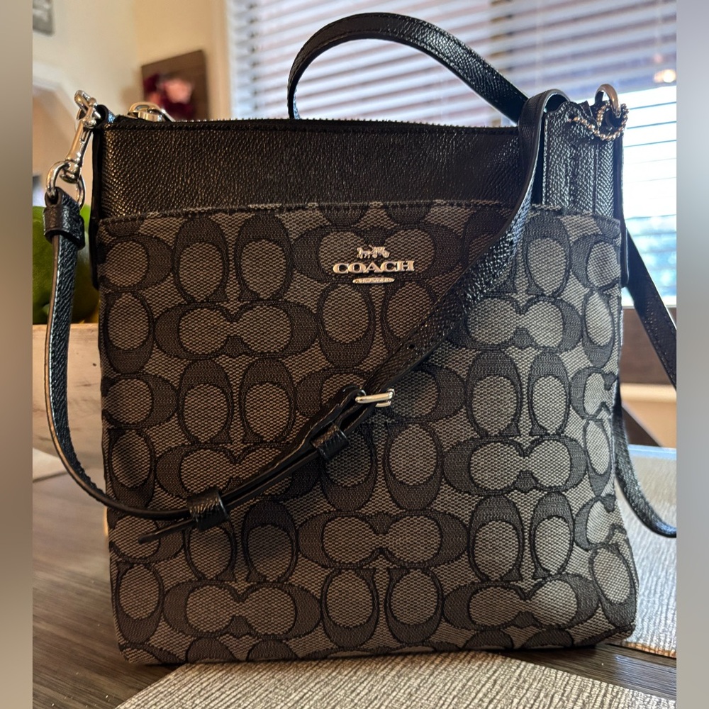 COACH Kitt Messenger Signature Black and Gray Crossbody NWOT